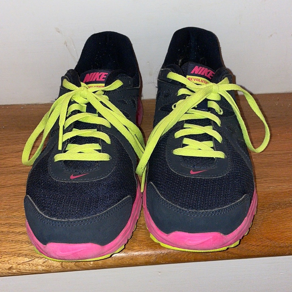 Women’s Nike Revolution 2 Sneakers
